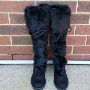 Women's black fur boots